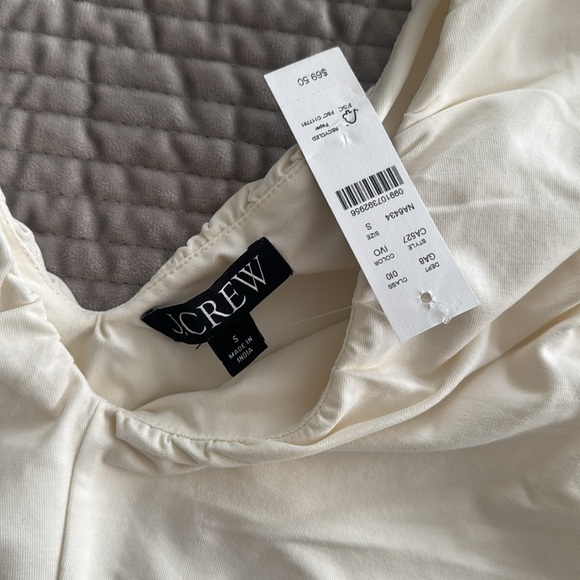 Ruched V-neck top - Picture 2 of 4